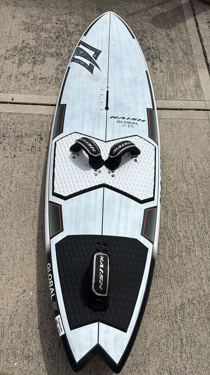 Tabla NAISH Global 85lt 2025 usada