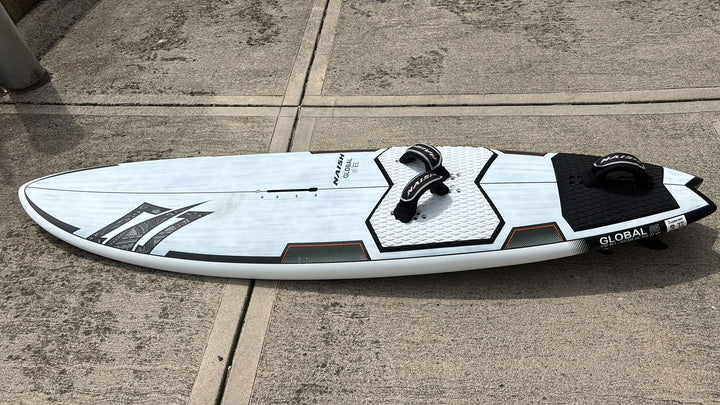 Tabla NAISH Global 85lt 2025 usada