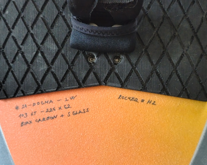 Tabla Hatropina Custom - DOGMA LW THRUSTER WAVE 103LT
