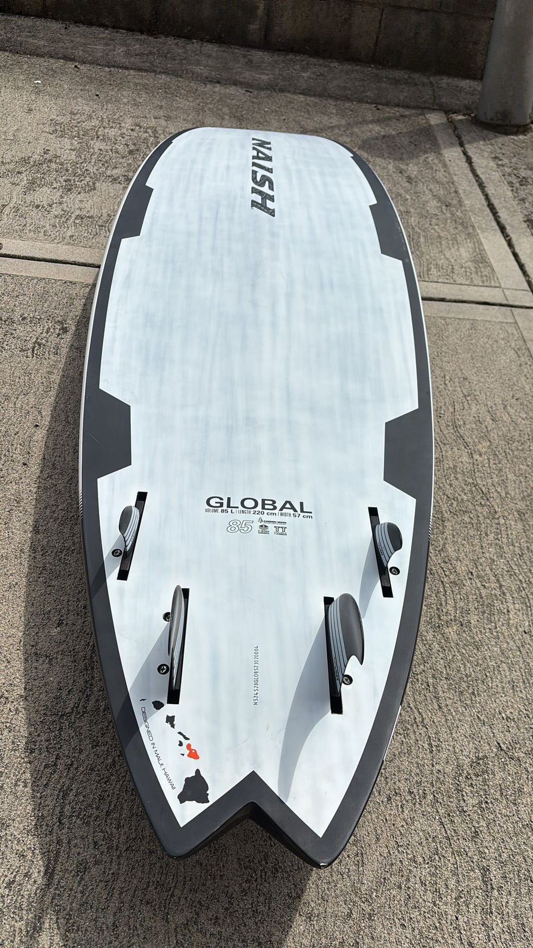 Tabla NAISH Global 85lt 2025 usada